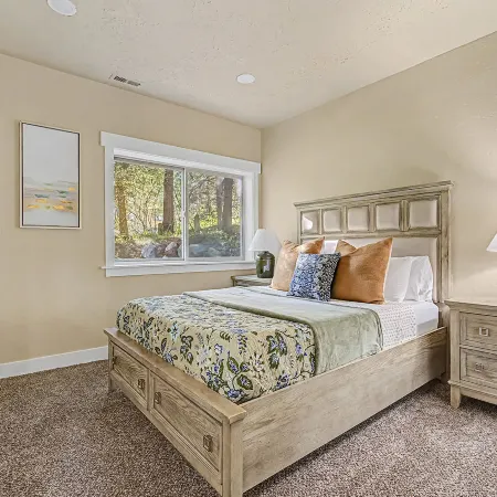 Magic 5BR Cabin • Hot Tub • Game Room • McCall
