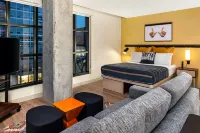Moxy Madison Downtown - Barer