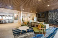 Fairfield Inn & Suites Minneapolis North - parking