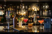 Hotel Saranac, Curio Collection by Hilton - bar