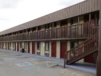 Red Roof Inn Indianapolis - Castleton - pet friendly