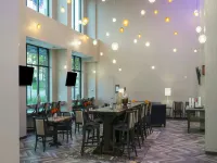 Hampton Inn & Suites Minneapolis University Area Hotels near Dinkytown