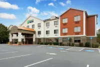 Holiday Inn Express & Suites ACWORTH - KENNESAW NORTHWEST by IHG - parking