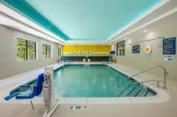 Tru by Hilton Stevensville St. Joseph - Pools