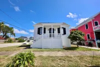 Cotton Cottage - Cozy Galveston Getaway - 3 stelle