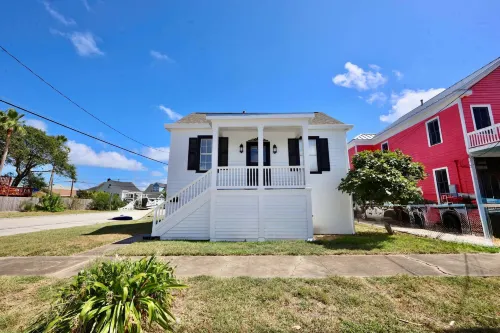 Cotton Cottage - Cozy Galveston Getaway - 3 stjerner