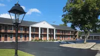 Bourbon Capital Inn - Motels