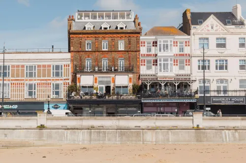 No 42 by GuestHouse, Margate - parking