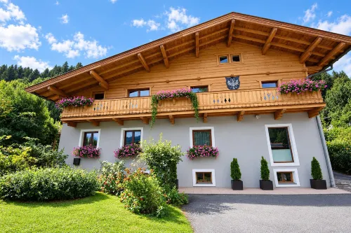 Cozy Apartment in Kitzbuhel Near Ski Area - 3-Star