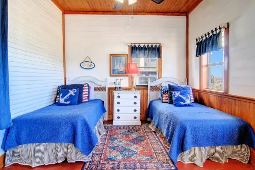 Joys Beach Cottage - Beach