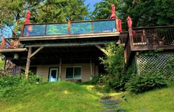 弗雷澤河緣住宿加早餐旅館