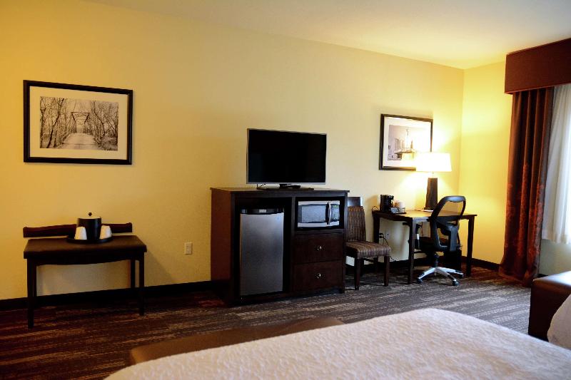 Hampton Inn Poplar Bluff