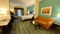 Holiday Inn Express & Suites Orlando East-UCF Area Hôtels à proximité de : Spectrum Stadium