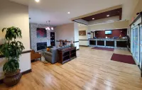 Red Roof Inn & Suites Manchester, TN Hotels in Manchester