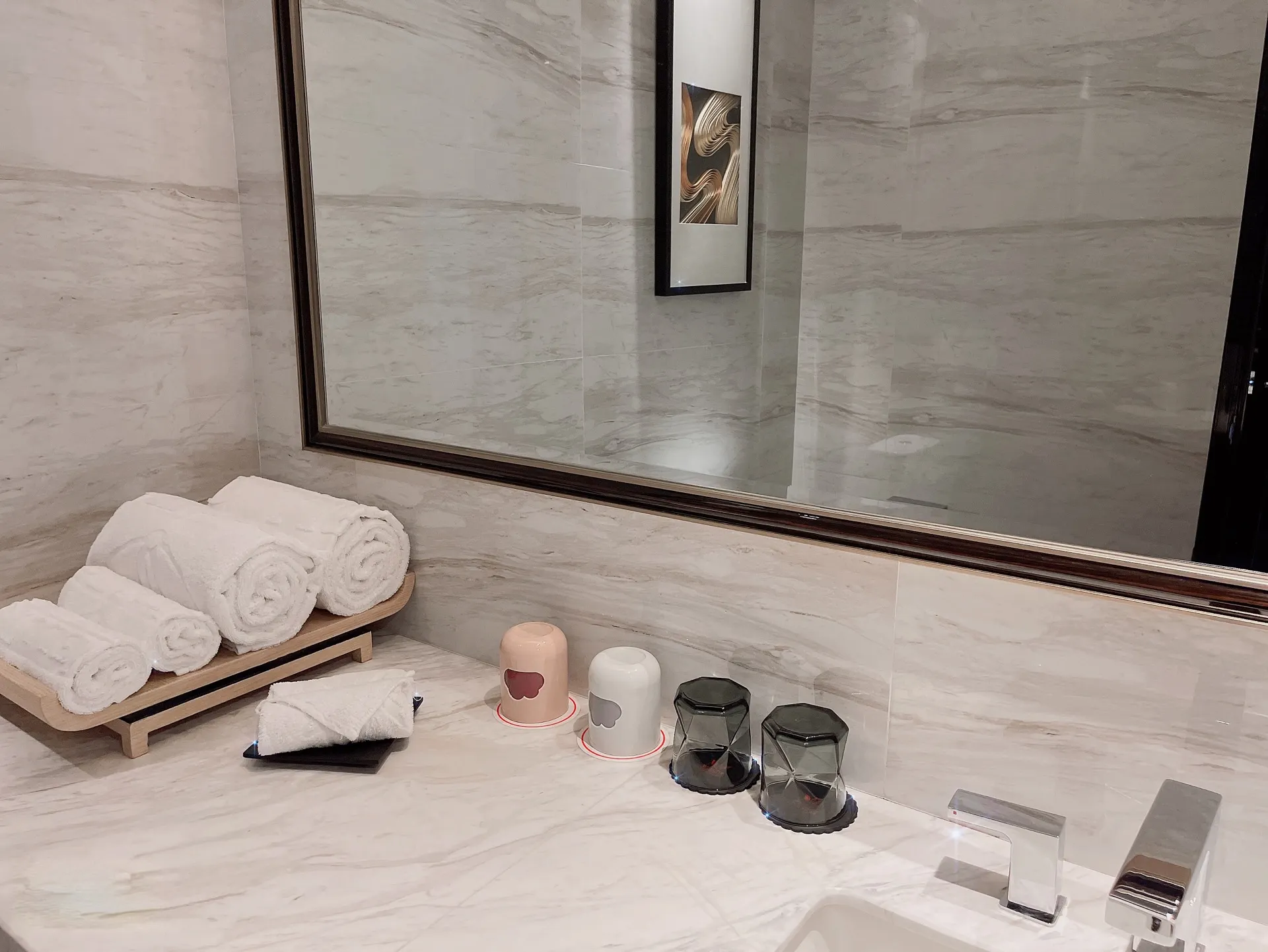 Wellton International Hotel Rooms Photos