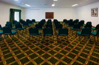 Holiday Inn Express & Suites Elkins Hotels in Elkins