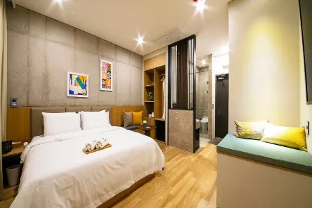 Jinju Hotel Epoque Отели рядом с достопримечательностью «Чинянхо»