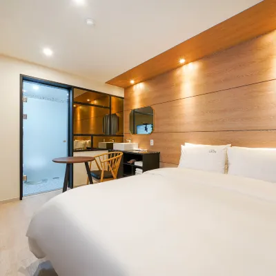 Ulsan Samsan Hotel Raon Отели рядом с достопримечательностью «Храм Вольбонса»