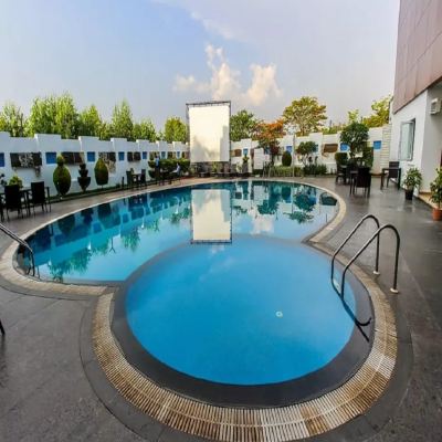 Outdoor Swimming Pool