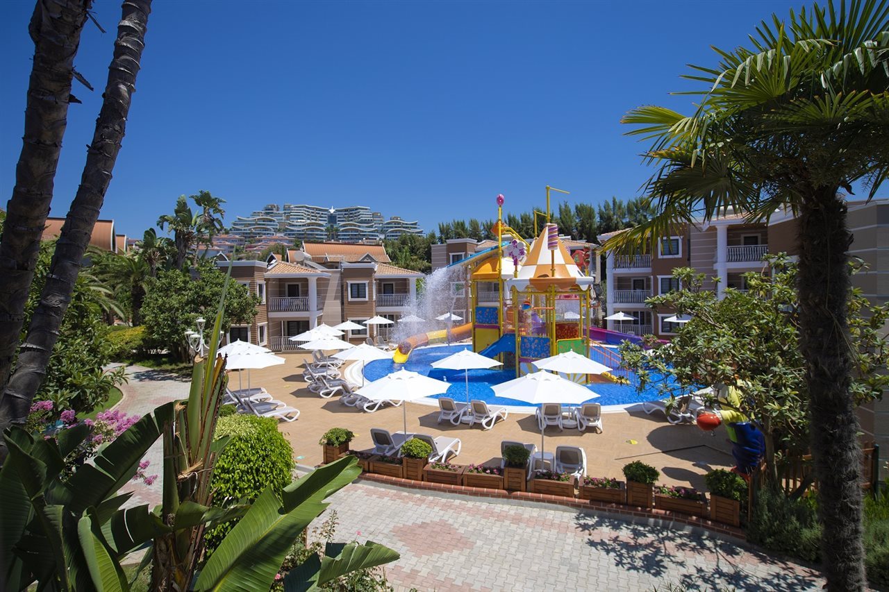 Quattro Beach Spa & Resort - All Inclusive