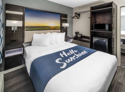 Days Inn by Wyndham Galt/Elk Grove South