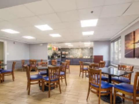 Quality Inn & Suites Cvg Airport Hotels in Erlanger