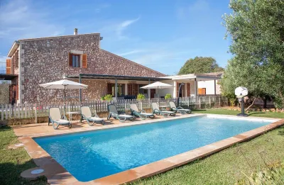 Holiday House for 10 Persons, with Swimming Pool