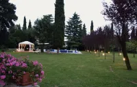 Villa Casagrande - Vittorio Veneto - Vicino a Venezia e Dolomiti Hotel in zona S.I.D.O. Sviluppo Investimenti Distribuzione Organizzata S.R.L.