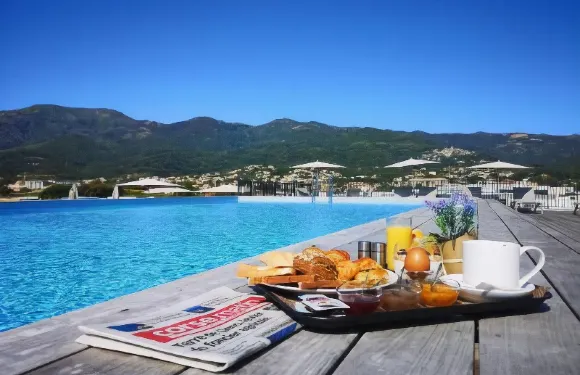 瑪拉納海灘酒店