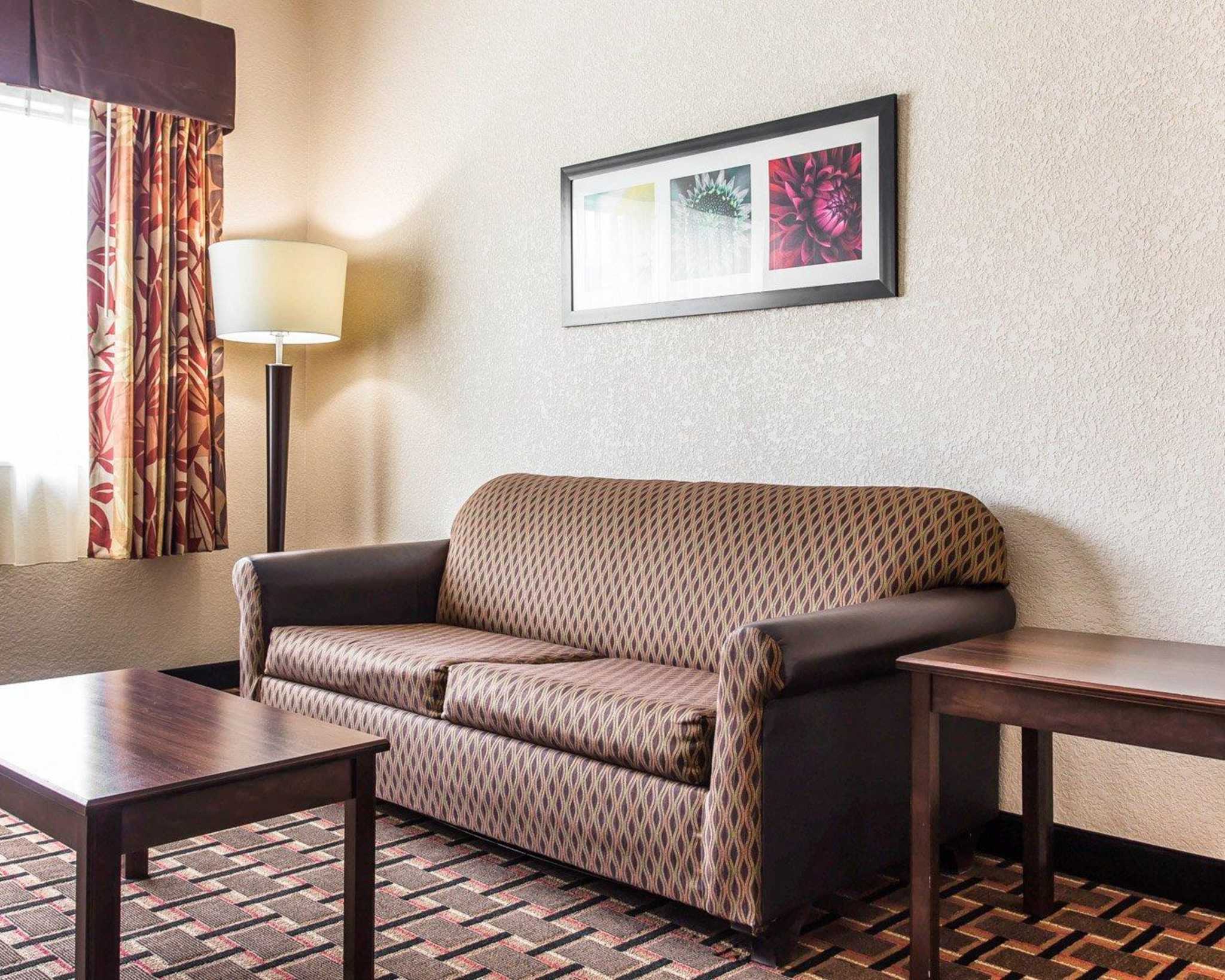 Quality Suites Convention Center - Hickory