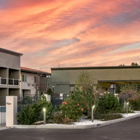 Best Western Plus Lake Front Hotel