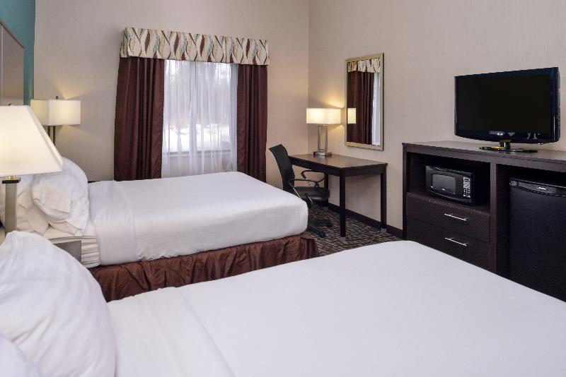 Holiday Inn Express & Suites North Lima, an Ihg Hotel