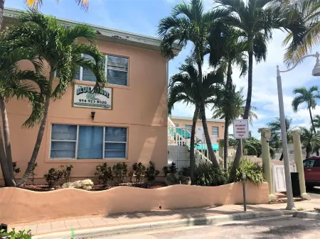 藍色波浪酒店