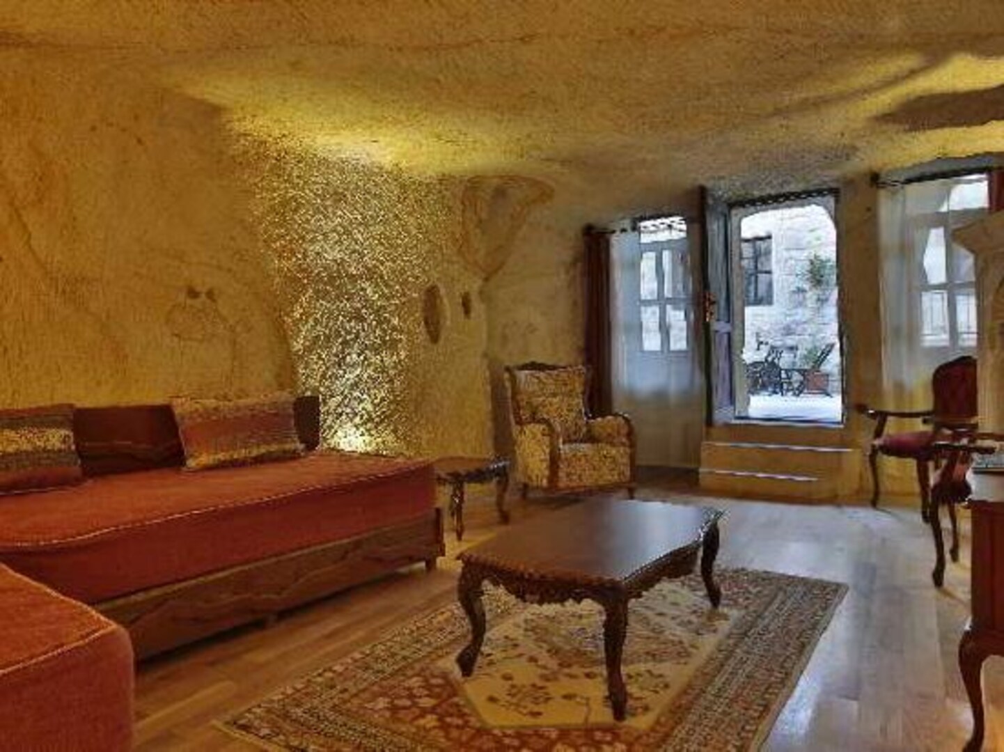 Golden Cave Suites