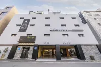 The Leeds Hotel Hotels near Dae-dong Station