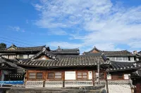 Bukchon Yeonwoo Hanok Stay
