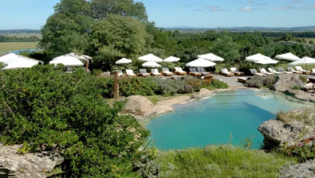 法薩諾埃斯特角城酒店 酒店