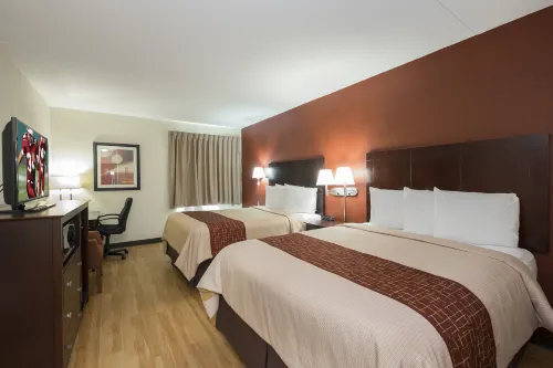 Red Roof Inn & Suites Cincinnati North - Mason - parking