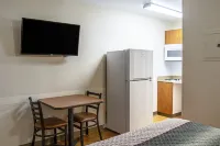 HomeTowne Studios Salem, or Hotels in Silverton