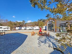 Geumsan Bay Akri Arboretum Auto Camping Site