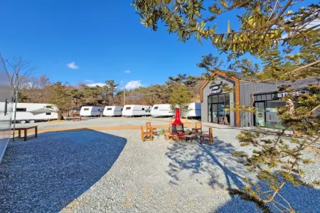 Geumsan Bay Akri Arboretum Auto Camping Site Отели в г. Кымсан