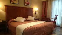 Hotel Pamplona Villava فنادق في Gorraiz