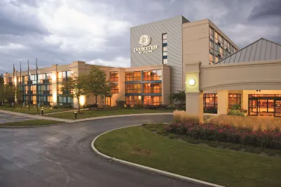DoubleTree by Hilton Hotel Chicago - Arlington Heights Отели рядом с достопримечательностью «Басс Форест-Север»