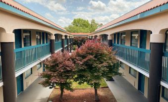 Studio 6 Savannah, GA - Gateway & I-95