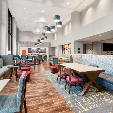Hampton Inn and Suites by Hilton Portland Tigard