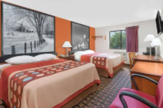 Super 8 by Wyndham Kent/Akron Area Hotels in Portage County