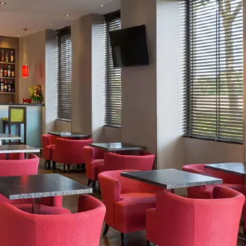 Best Western Seine West Hotel Отели рядом со станцией La Defense Station