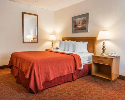 Quality Inn Royle Hotel di West Hills