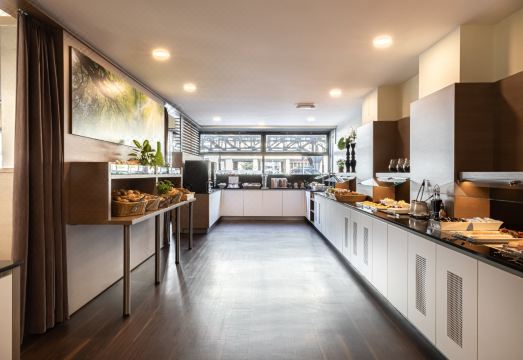 2. 노붐 호텔 알데..