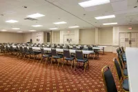 Quality Inn & Suites Hotels in White Township